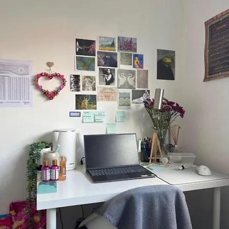 Private In A House With Other Tenants Near University Of Leeds And Leeds Arts